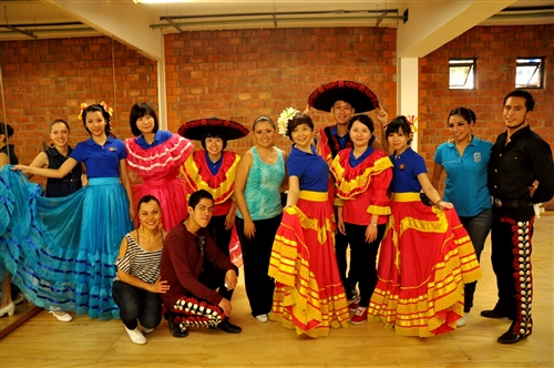 本校「2013年國際青年大使團」前往墨西哥進行文化交流。