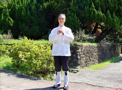 管科博二潘政鵬 涵泳民間信仰 感恩回饋社會