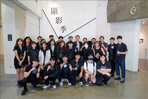 「咔嚓」《顯影季》攝影展出12位同學作品