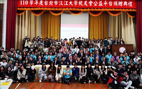台北市校友會發放獎助學金210萬及愛膳餐券 163同學受惠