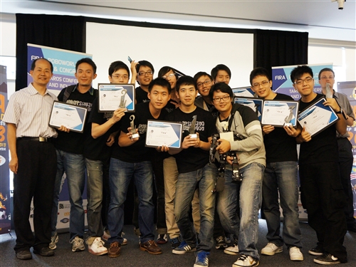 電機系師生再創FIRA 世界盃機器人大賽5金3銀3銅佳績。
