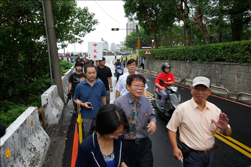 「登克難坡」新生開啟五虎崗歲月第一堂課