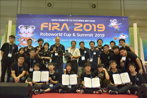 淡江電機系揚威國際  第24屆世界盃機器人大賽勇奪七金