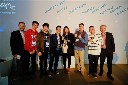 有體感互動裝置的VR名揚國際