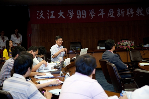 增聘51名專任教師，本校召開「99學年度新聘教師座談會」。