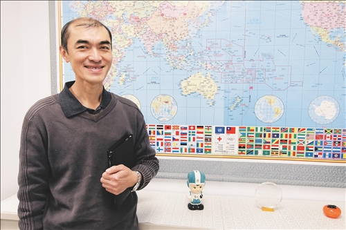 通過專利申請 獲選傑出論文 王英宏雙喜