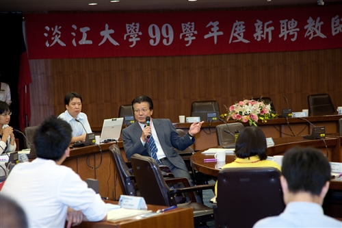 增聘51名專任教師，本校召開「99學年度新聘教師座談會」。