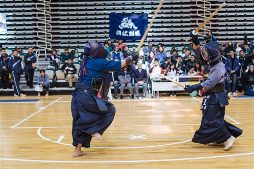 The 2014 Annual Junior College Kendo Competition Takes Place in the Shao-mo Memorial Gymnasium