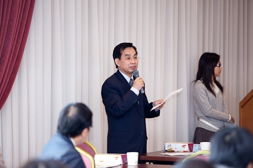 臺北醫學大學一行38人蒞校參訪，張校長家宜和與會人員分享本校榮獲第19屆國家品質獎之申請歷程及推行TQM之成果。