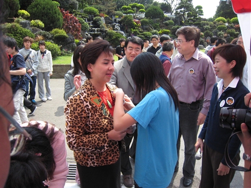 張校長出席「反菸一起來，徽徽相映活動」。