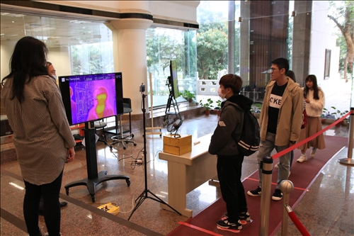 資工APP量體溫 國衛院關注 專任教師防疫包 維護教學安全