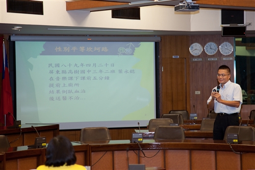 增聘51名專任教師，本校召開「99學年度新聘教師座談會」。