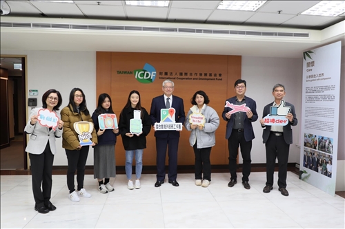 李品璇 吳孟軒 完成巴拉圭實習任務