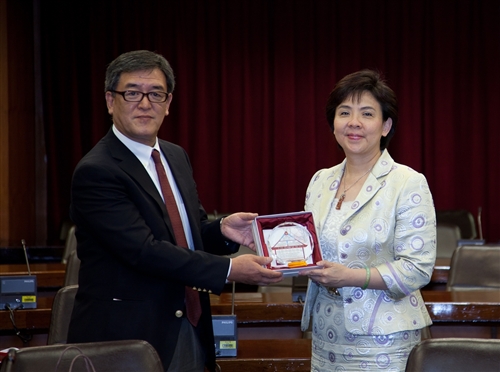 Nagasaki University of Foreign Studies Visits Tamkang