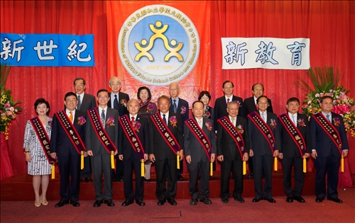 賀！張校長榮獲中華民國私立學校十大傑出校長獎