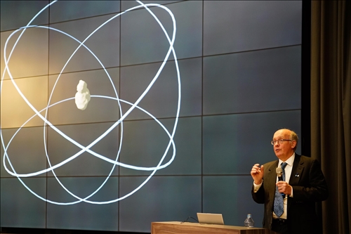 熊貓講座(16)航太系-美國國家工程院院士Dr. Daniel J. Scheeres介紹小行星探測