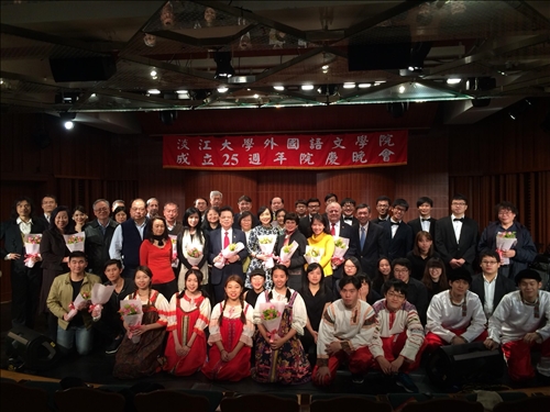 師生獻藝 異國歌舞祝壽