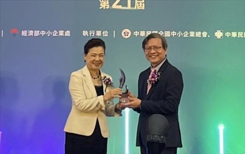 善用AI 張榮貴獲2022國家新創事業獎