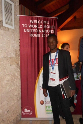外交與國際關係學系陶墨勇榮獲「哈佛世界模擬聯合國年會」優勝。