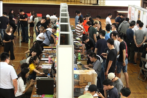 七系資訊週展 知心幸福市集