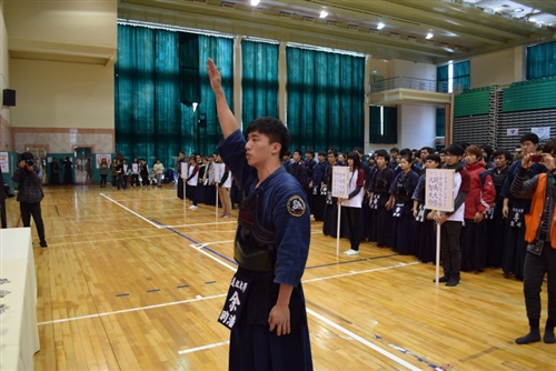 The 2014 Annual Junior College Kendo Competition Takes Place in the Shao-mo Memorial Gymnasium