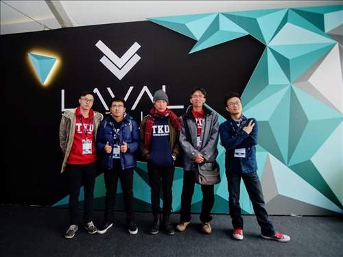 有體感互動裝置的VR名揚國際