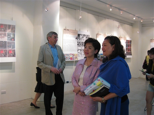 歐洲聯盟研究中心於本週在黑天鵝展示廳舉辦「瑞士漫畫展暨歐洲主題講座」，展出瑞士漫畫家作品，藉由「漫畫」看出瑞士的藝術風格，也更了解歐洲國家的思想、文化。