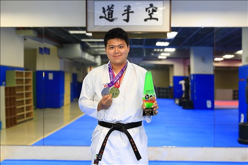 化材二楊紀謙 承父親空手道衣缽 展望全大運連霸