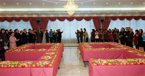 105年新春團拜茶會在三校園同步舉行。