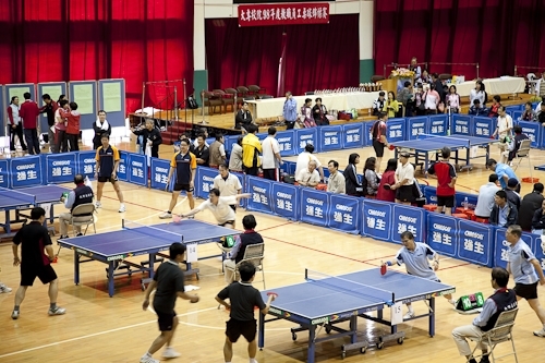 中華民國大專校院98年度教職員工桌球錦標賽於本校紹謨紀念體育館舉行，全國近八百位選手齊聚五虎崗，馳騁球場、大顯身手，奮力為各自所屬的學校爭取榮譽。