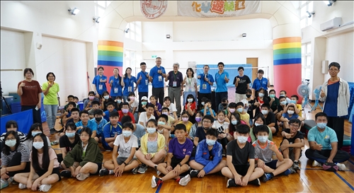 行動化學車隊遠航馬祖  三校享受實作樂趣