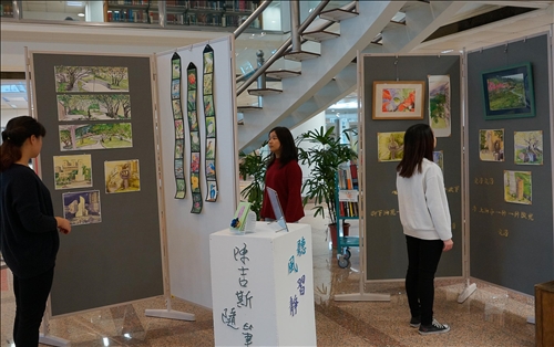 圖書館多元展覽 人資相遇的場域