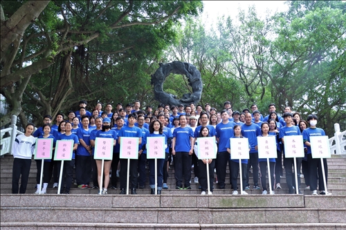 全大運授旗 葛校長勉選手展現淡江體育精神