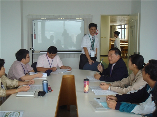 2009台灣國際安全學校暨安健學校論壇在本校淡水校園覺生國際會議廳舉行，與會人員共同探討台灣、美國與日本之安健學校推動制度、經驗與成果。