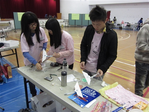 機電系學生參加「臺灣無人飛機創意設計競賽」獲佳績。