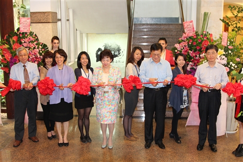 台北校園啟用華語數位教室及師生交誼廳。