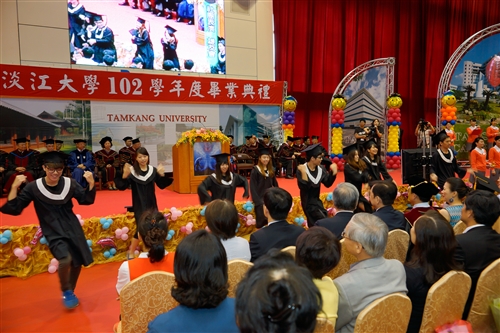 TKU Holds 2014 Graduation Ceremony with Over 7000 People in Attendance