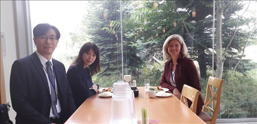 9-與各國學者交流