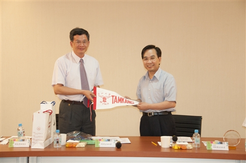 Tunghai and Tamkang Exchange Administrative Know-how
