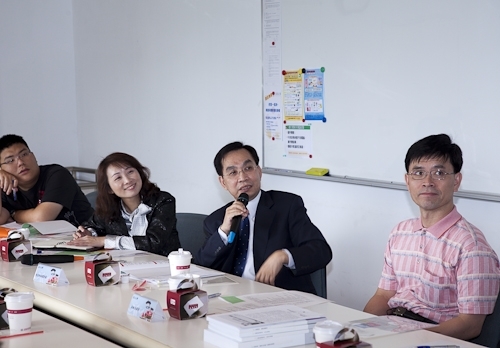 台灣大哥大股份有限公司一行9人蒞校參訪，徐主任秘書錠基和與會人員分享本校榮獲第19屆國家品質獎之申請歷程及推行TQM之成果。