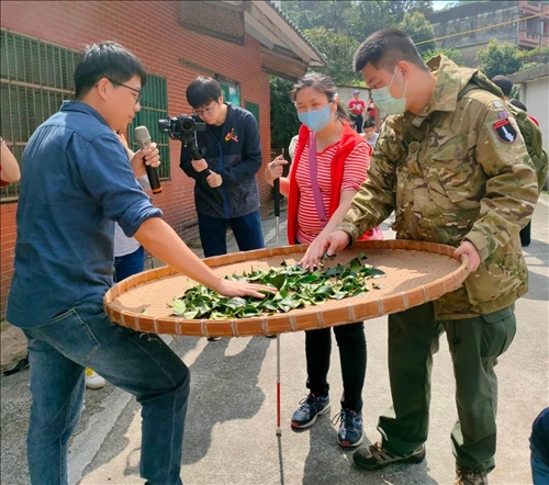 視障中心x農情食課 採茶製茶鮮體驗