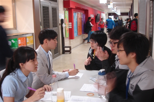 「選擇淡江　揚帆啟航」──教務處舉辦104學年度大學個人申請入學學系博覽會。