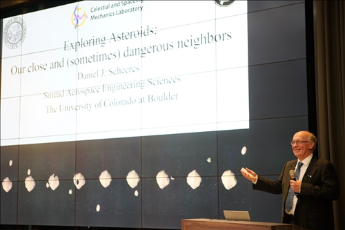 11-Dr. Daniel J. Scheeres演講(馮文星攝影)