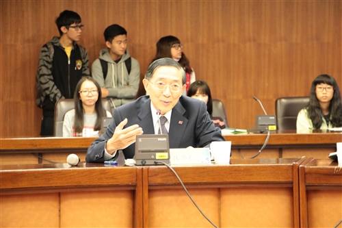 Minister David Y. L. Lin Gives Lecture at TKU