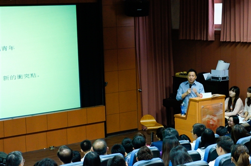 未來學所邀請王丹博士蒞校演講：「中國的現狀與未來」。