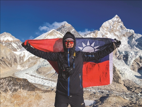 經濟四曾鴻峻 超狂EBC健行挑戰自我極限