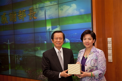 A Lecture by Foreign Minister Yang