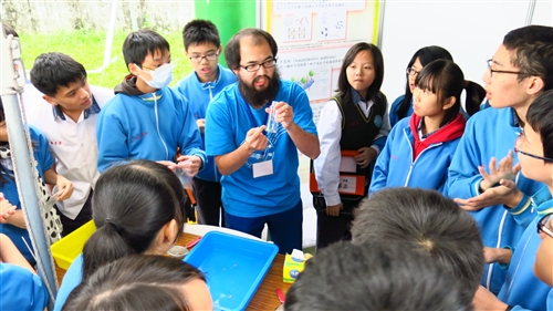 Chemistry Service Learning Reaches 100 Schools in the Country
