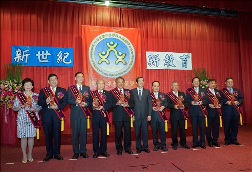 賀！張校長榮獲中華民國私立學校十大傑出校長獎