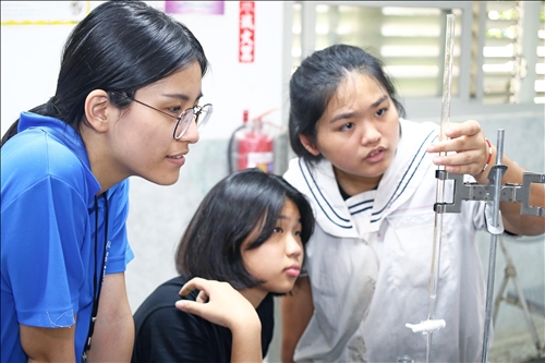 The TKU Mobile Chemistry Lab Promoting Popular Science